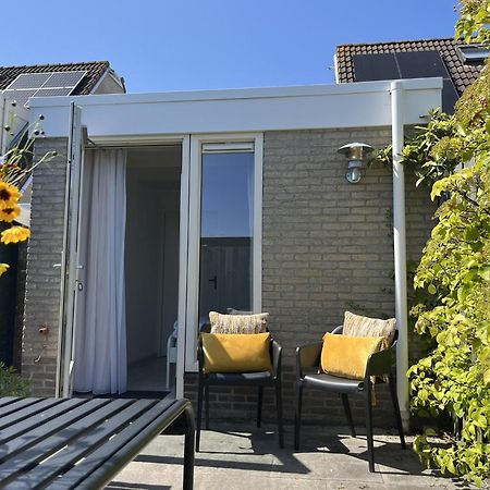 Fijne Vakantiewoning In Domburg Op Loopafstand Strand En Centrum Met Parkeerplaats Bagian luar foto